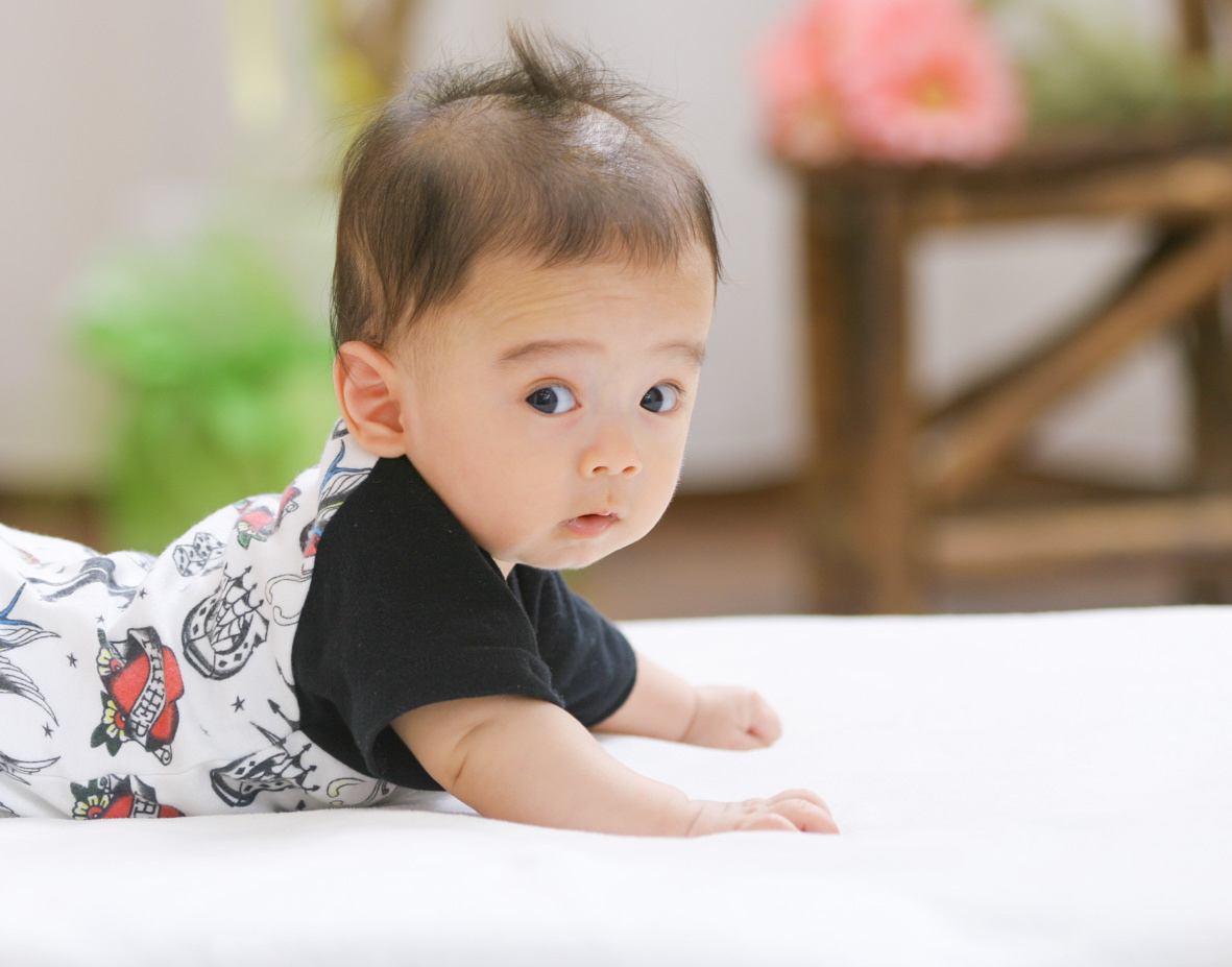 福井越前市の100日の赤ちゃんとお姉ちゃんの姉妹の写真