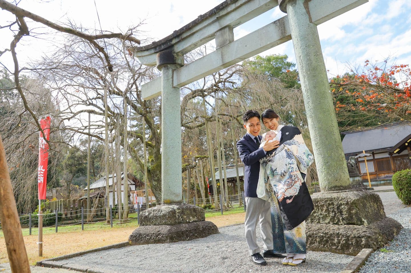 福井県足羽神社でのお宮参りの家族写真