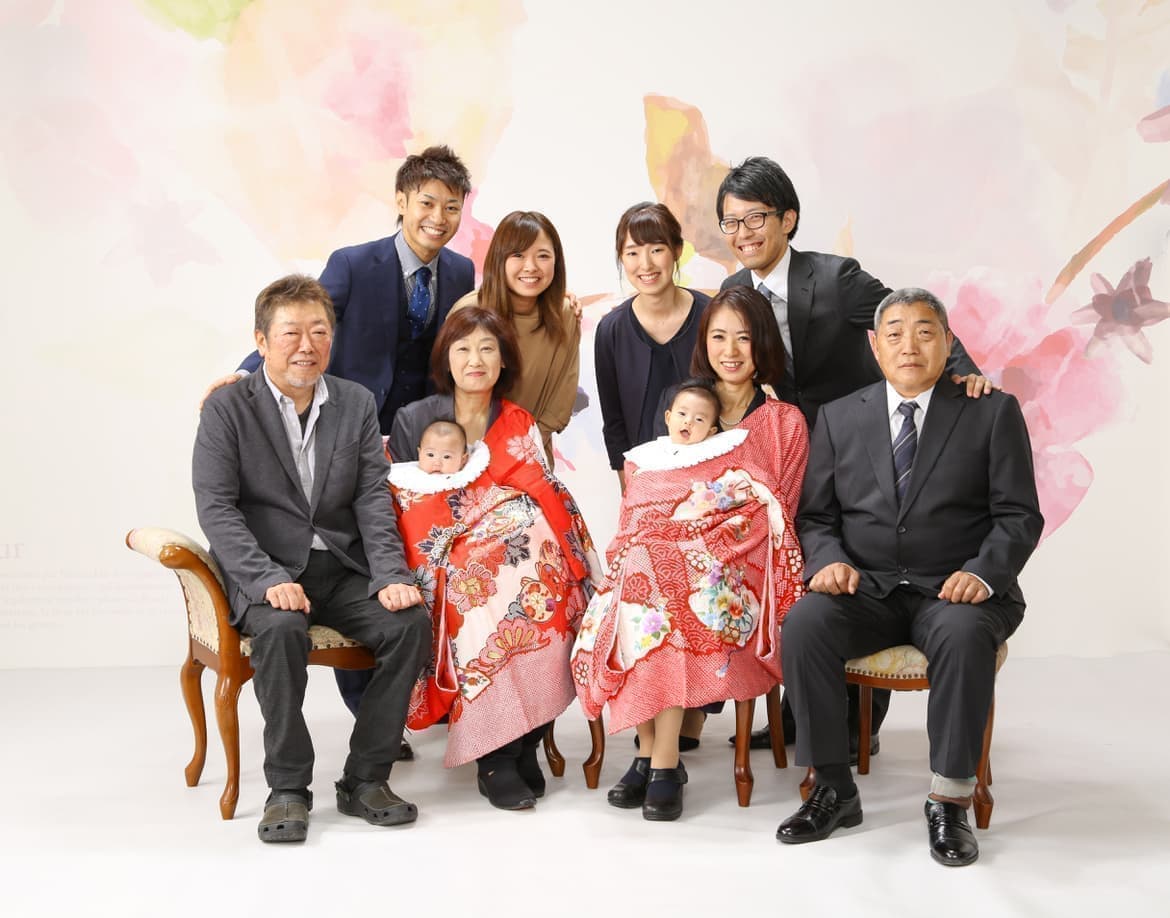 福井越前市のフォトスタジオで撮った双子の赤ちゃんのお宮参り写真