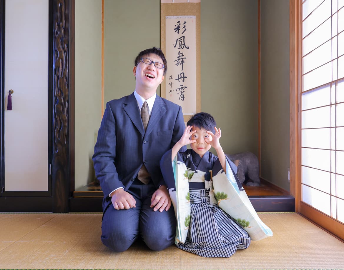 福井のご自宅で撮ったパパとの七五三写真