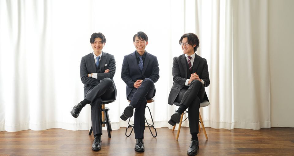 福井の上総社前写真館で撮った成人男の子たち