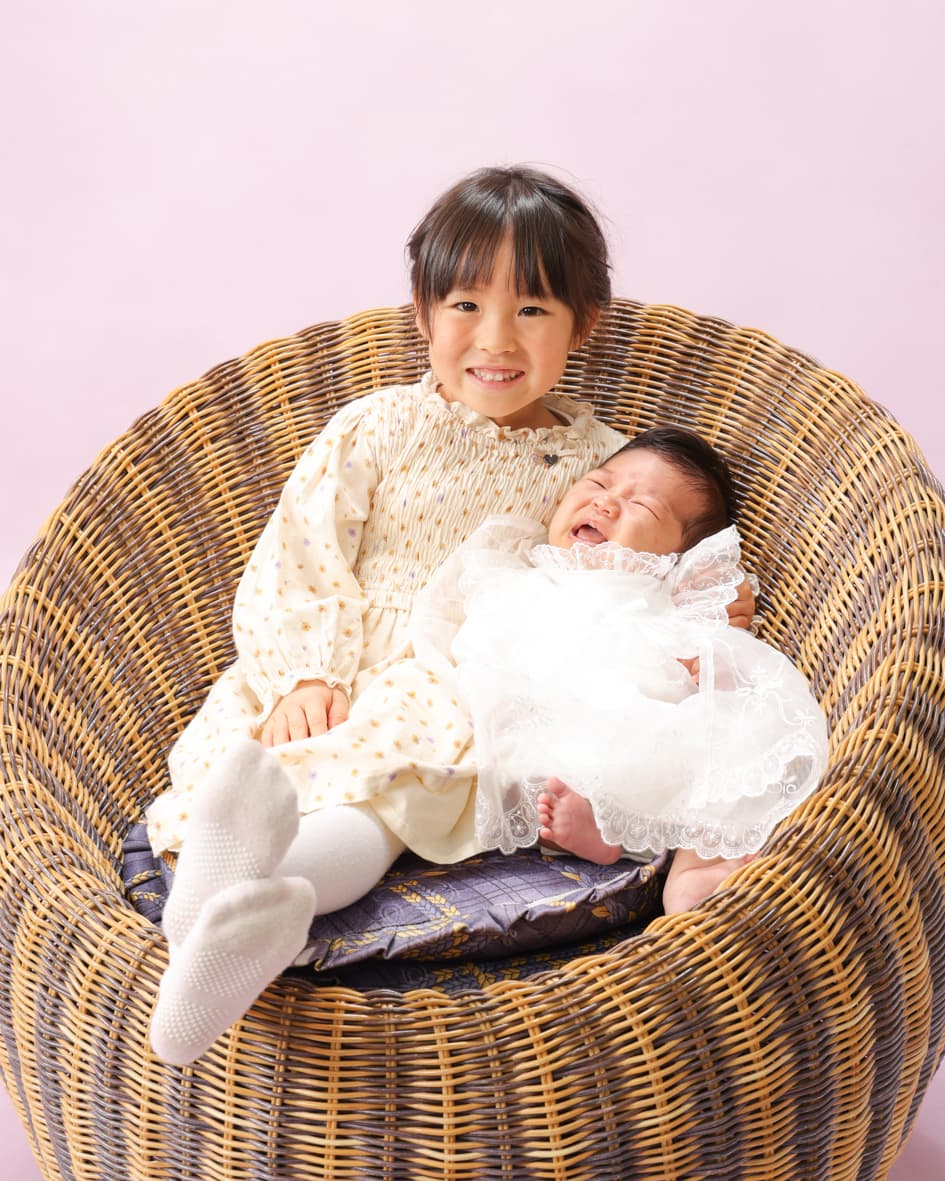 越前市のスタジオでお宮参りで撮った姉妹の写真