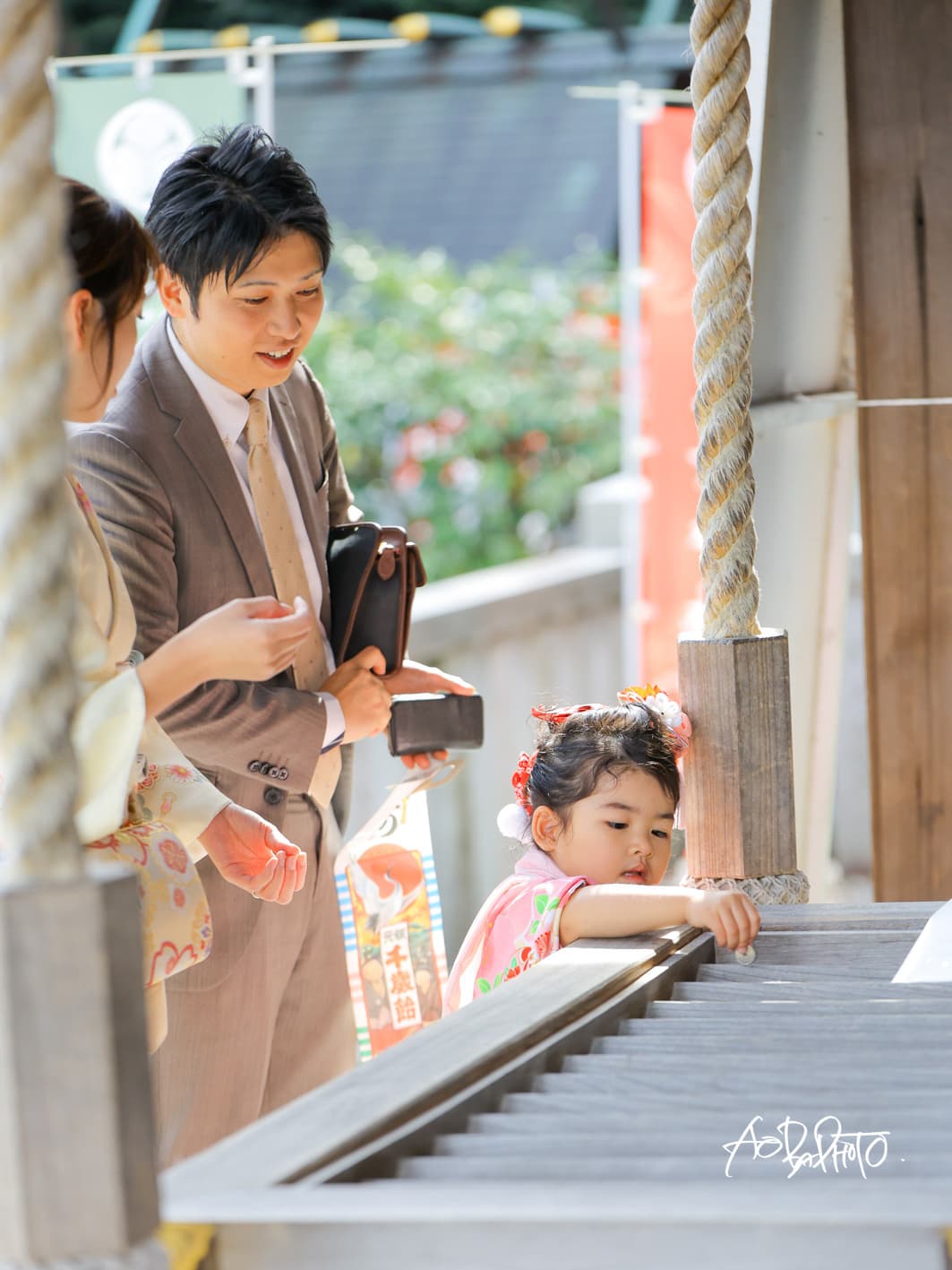 福井アオバフォトのカメラマンが撮った神社での七五三の写真