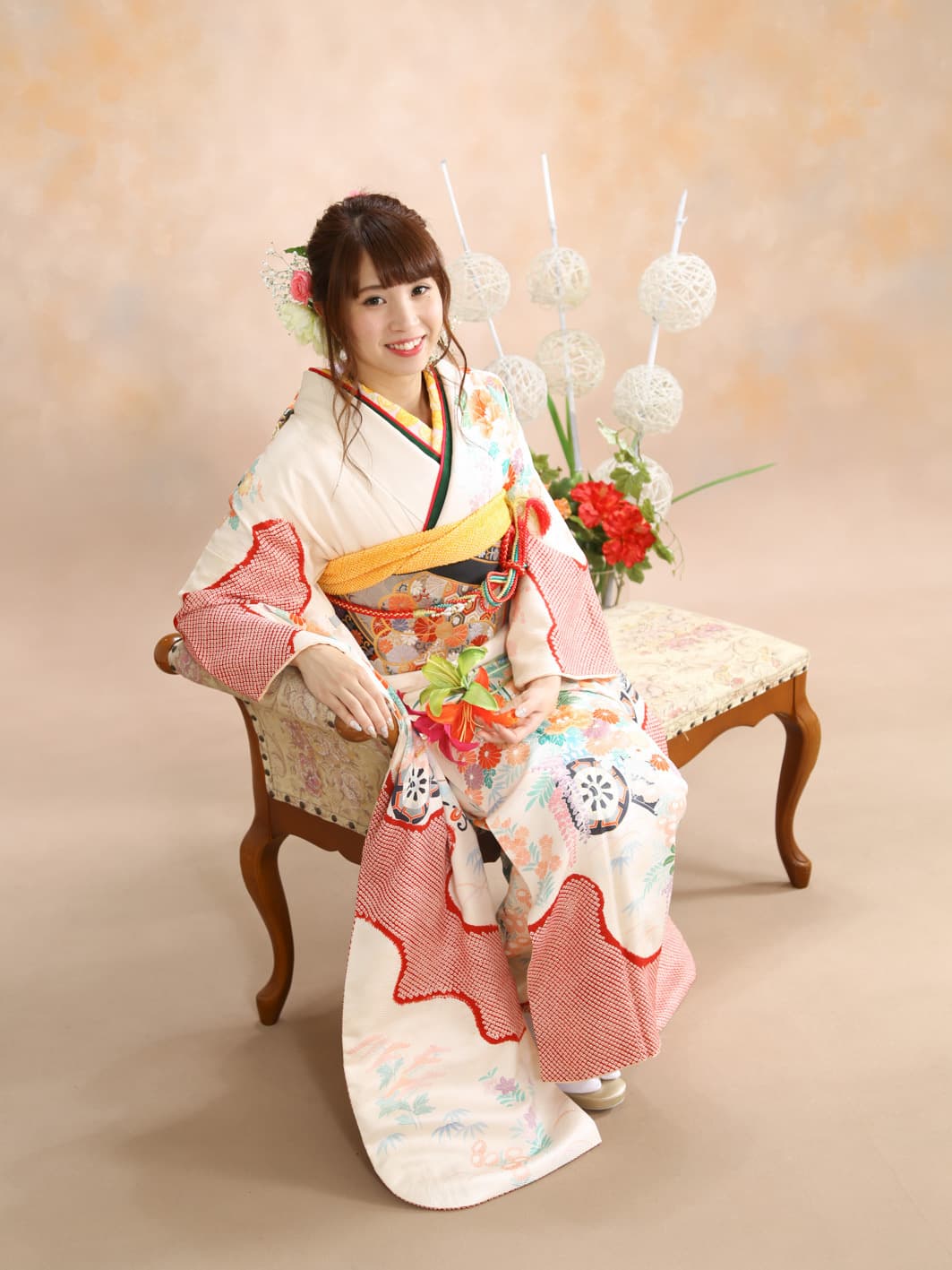 福井越前市のアオバフォトのスタジオで撮った二十歳の振袖の写真