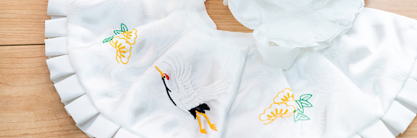 お宮参りのよだれ掛けと帽子